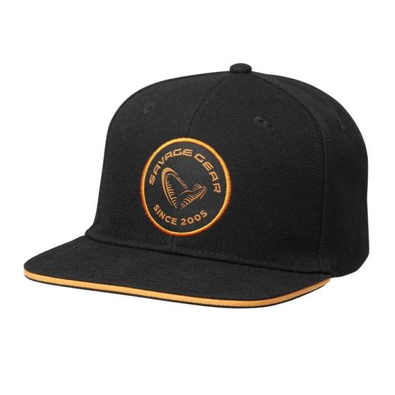 Savage Gear Badge Flatbill Cap - Black Orange i gruppen Klær Og Fottøy / Caps Og Annet Hodeplagg / Caps hos Sportfiskeprylar.se (1642626)