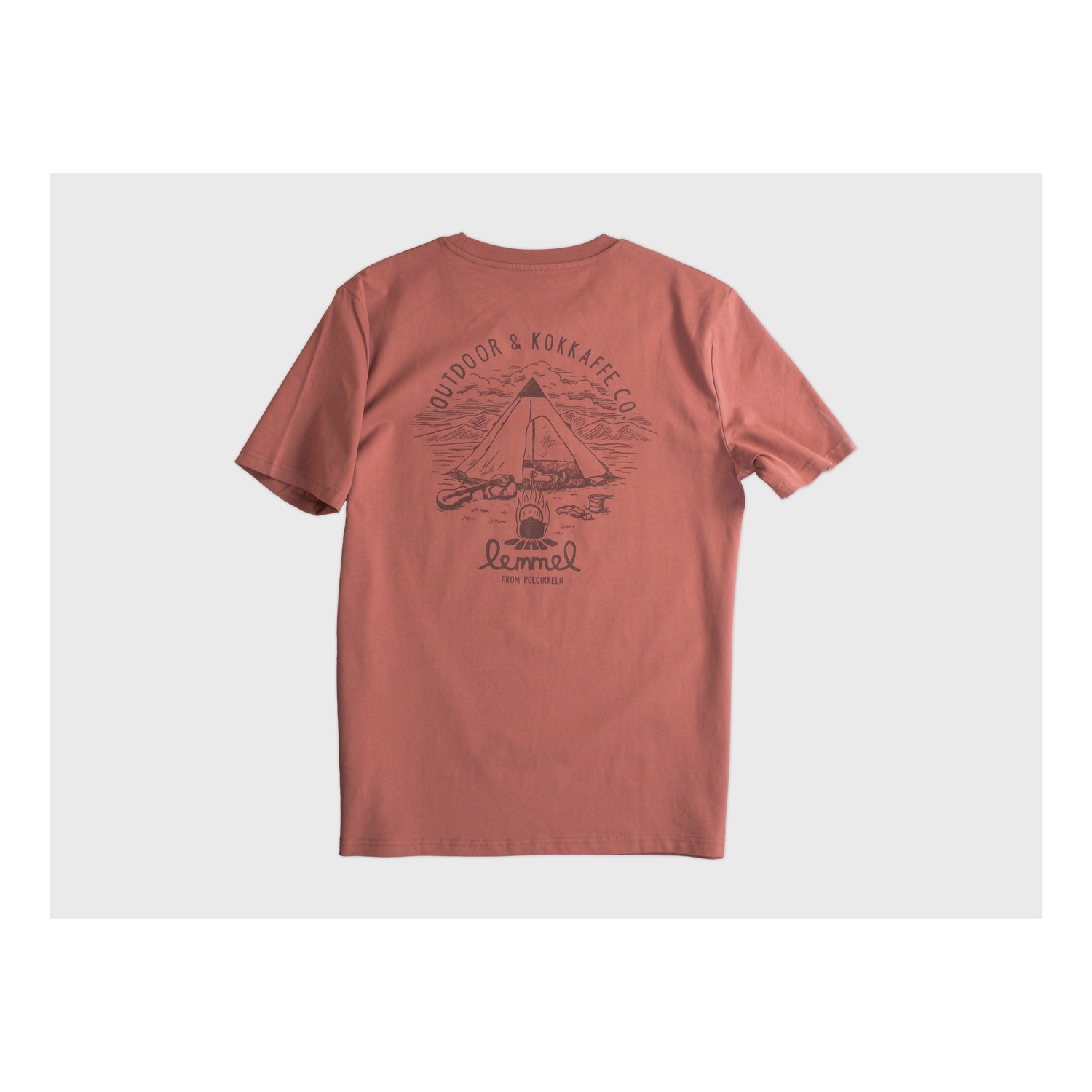 Lemmel T-shirt Camp Guten - Heritage Brown/red with backprint i gruppen Klær Og Fottøy / Klær / T-Skjorte hos Sportfiskeprylar.se (3010112-5534r)