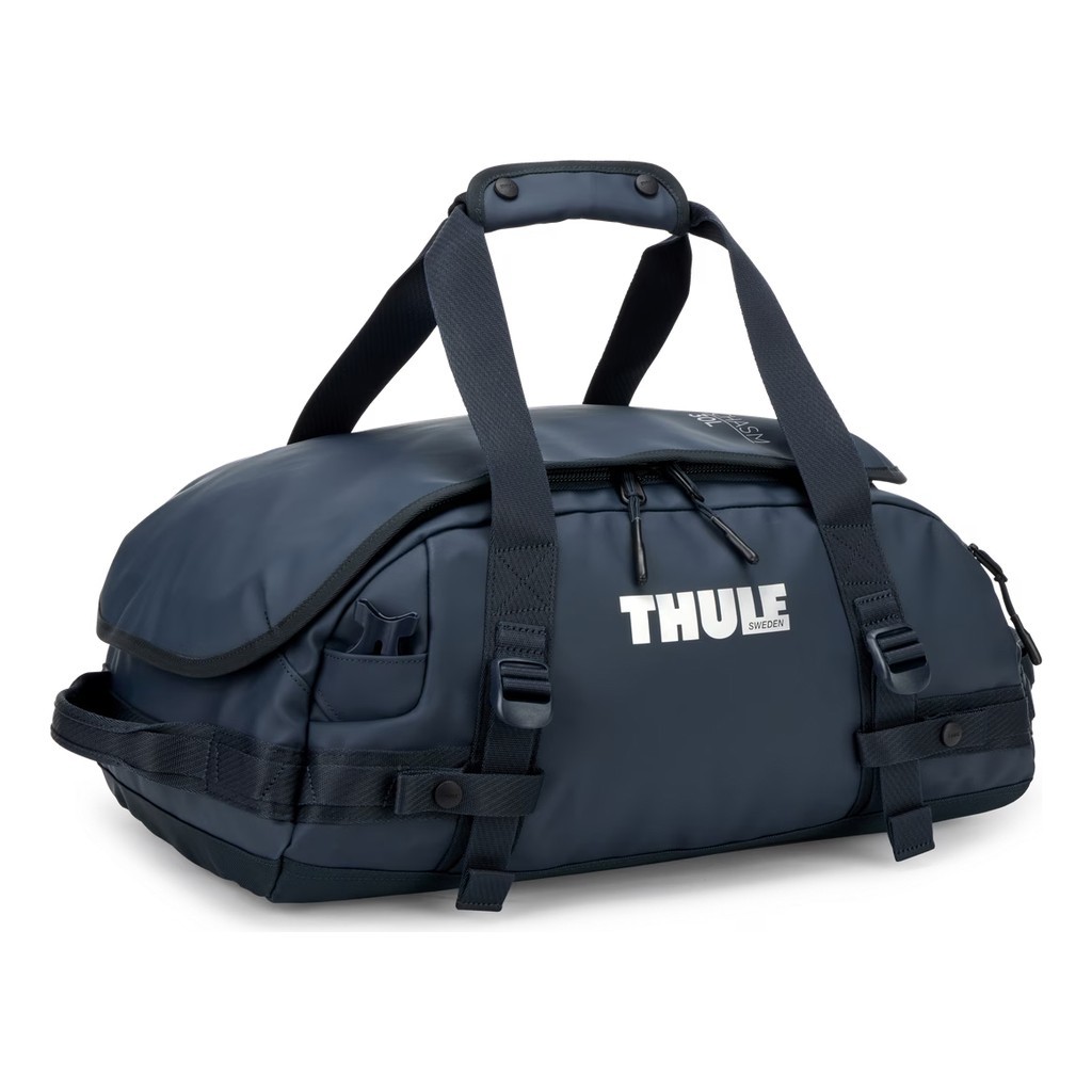 Thule Chasm Recycled Duffel 30L - Darkest Blue i gruppen Oppbevaring / Duffelbagger hos Sportfiskeprylar.se (3205586)