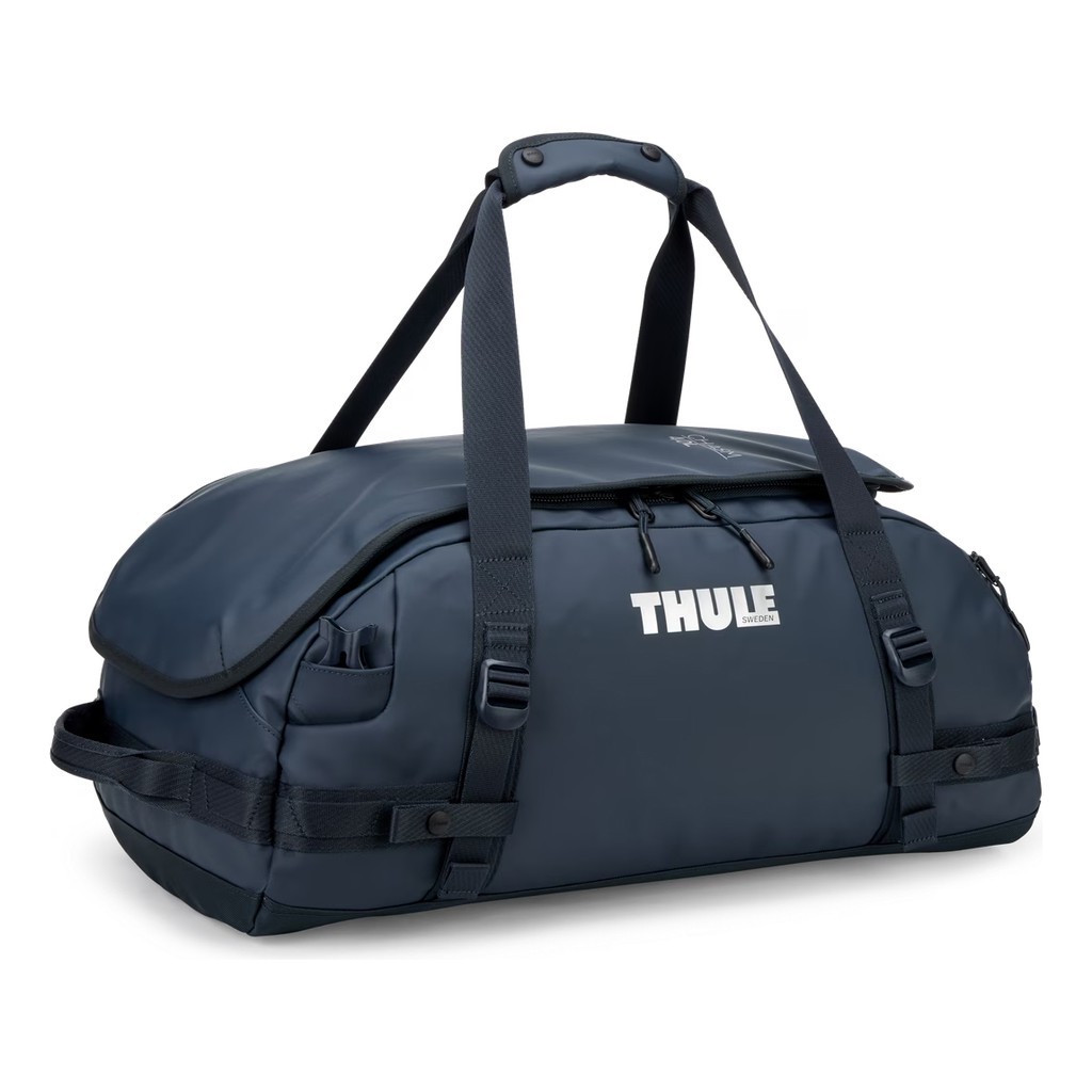 Thule Chasm Recycled Duffel 40L - Darkest Blue i gruppen Oppbevaring / Duffelbagger hos Sportfiskeprylar.se (3205590)