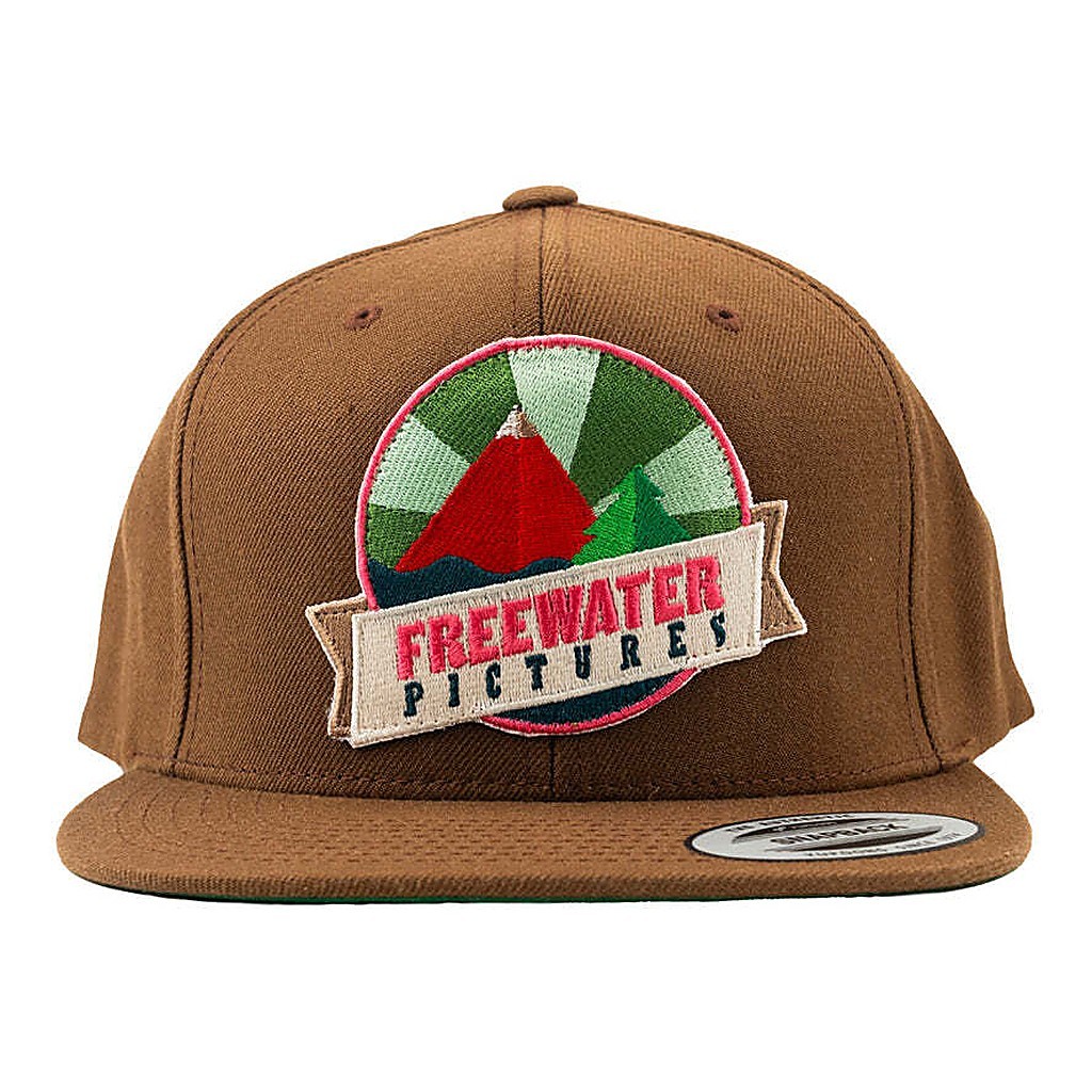 Freewater Pictures Snapback - Light Brown i gruppen Klær Og Fottøy / Caps Og Annet Hodeplagg / Caps / Caps hos Sportfiskeprylar.se (7350139701907)